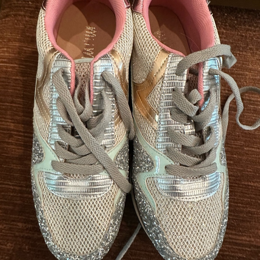 Mi.iM Silver and Pink Sneakers Lightweight Athletic Design